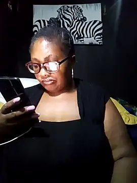 Snapshot of YELLOW_BONE chatting on 01/15/25, 08:16 YELLOW BONE online show from 01/15/25, 08:16