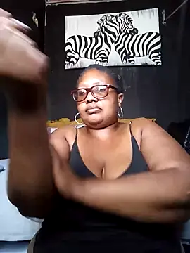 Snapshot of YELLOW_BONE chatting on 01/21/25, 09:35 YELLOW BONE online show from 01/21/25, 09:35