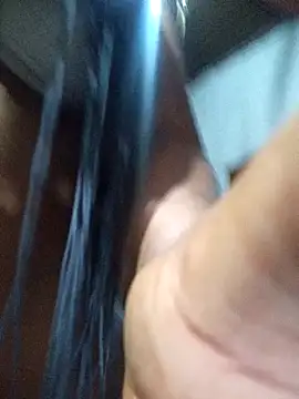 Snapshot of YELLOW_BONE chatting on 01/29/25, 01:05 YELLOW BONE online show from 01/29/25, 01:05