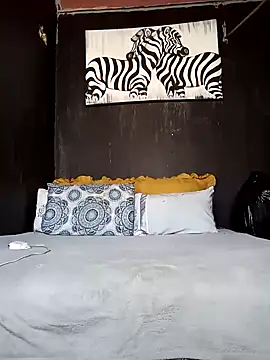 Snapshot of YELLOW_BONE chatting on 01/31/25, 08:22 YELLOW BONE online show from 01/31/25, 08:22