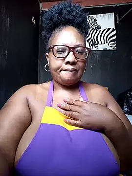 Snapshot of YELLOW_BONE chatting on 02/09/25, 08:44 YELLOW BONE online show from 02/09/25, 08:44