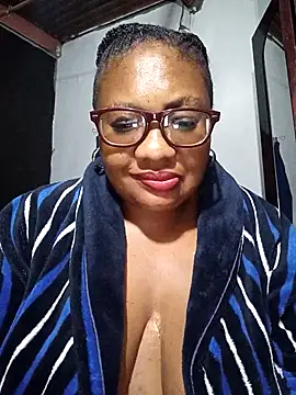 Snapshot of YELLOW_BONE chatting on 03/04/25, 12:07 YELLOW BONE online show from 03/04/25, 12:07