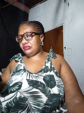 Snapshot of YELLOW_BONE chatting on 03/07/25, 11:49 YELLOW BONE online show from 03/07/25, 11:49