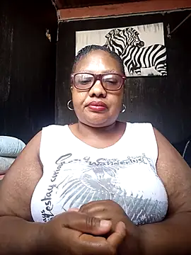 Snapshot of YELLOW_BONE chatting on 03/10/25, 08:59 YELLOW BONE online show from 03/10/25, 08:59