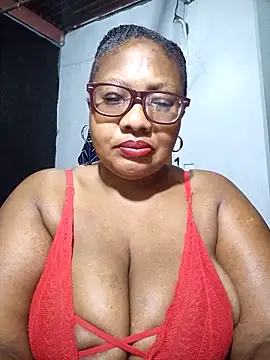 Snapshot of YELLOW_BONE chatting on 03/18/25, 12:27 YELLOW BONE online show from 03/18/25, 12:27