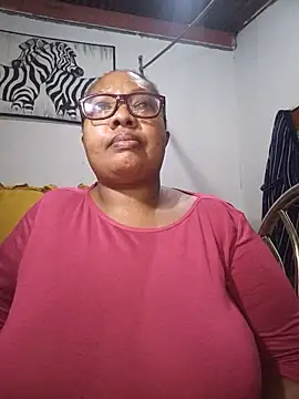 Snapshot of YELLOW_BONE chatting on 06/18/26, 08:24 YELLOW BONE online show from 06/18/26, 08:24