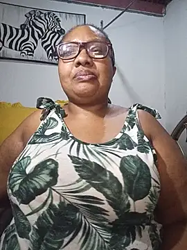 Snapshot of YELLOW_BONE chatting on 06/23/26, 09:02 YELLOW BONE online show from 06/23/26, 09:02