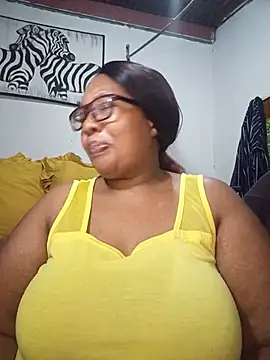 Snapshot of YELLOW_BONE chatting on 07/14/26, 08:58 YELLOW BONE online show from 07/14/26, 08:58