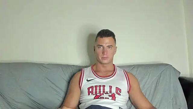 Snapshot of paulblack21 chatting on 01/14/26, 05:40 paulblack21 online show from 01/14/26, 05:40