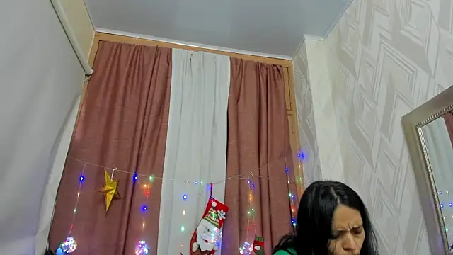 Snapshot of veronica_salas chatting on 12/26/24, 10:31 veronica salas online show from 12/26/24, 10:31