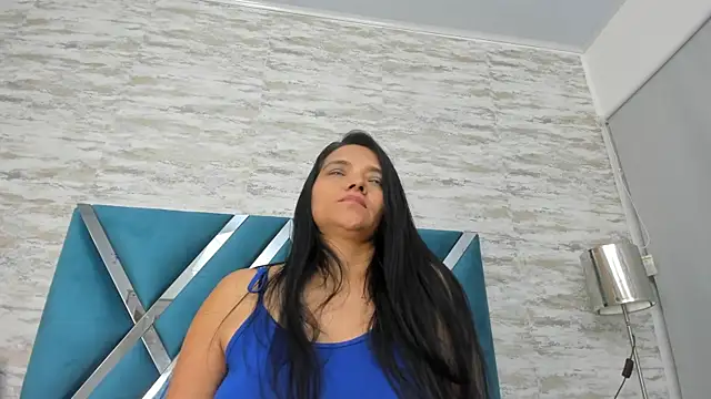 Snapshot of veronica_salas chatting on 01/21/25, 08:00 veronica salas online show from 01/21/25, 08:00