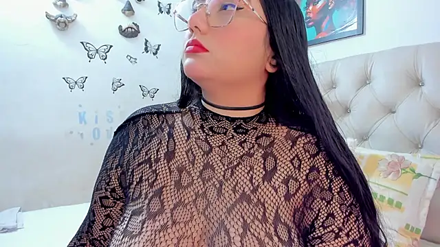 NayaWayne online show from 04/17/26, 02:20