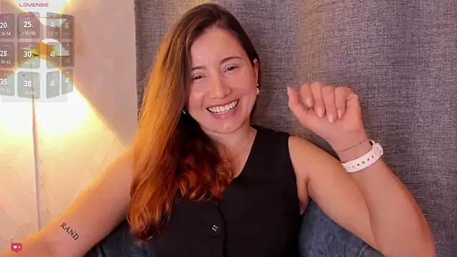 Angela smile online show from 12/18/24, 04:28