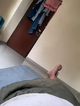 rajstrip12650 online show from 09/14/25, 09:52