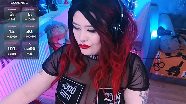 Snapshot of wickedxqueen chatting on 02/26/25, 04:25 wickedxqueen online show from 02/26/25, 04:25