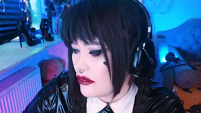 Snapshot of wickedxqueen chatting on 03/01/25, 10:31 wickedxqueen online show from 03/01/25, 10:31