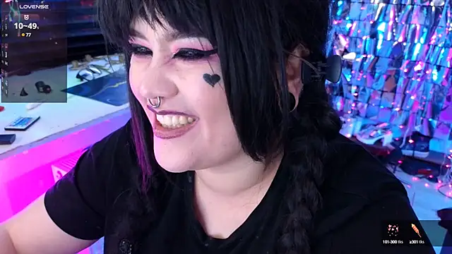 Snapshot of wickedxqueen chatting on 03/05/25, 08:00 wickedxqueen online show from 03/05/25, 08:00