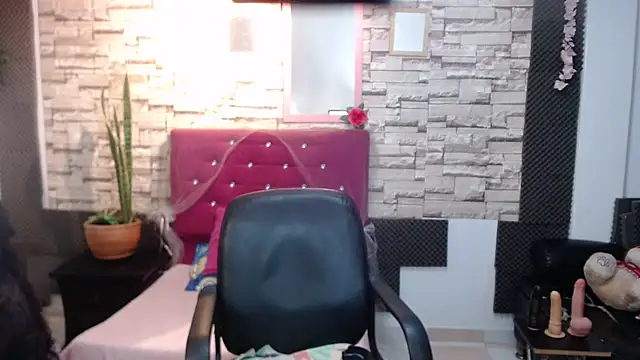 MarianaNight02 online show from 12/30/24, 11:17