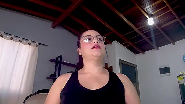 Snapshot of maela1 chatting on 11/17/25, 12:55 maela1 online show from 11/17/25, 12:55