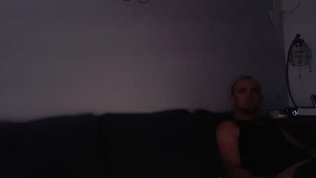 Snapshot of Fr4nk1eFFuxxx chatting on 02/08/25, 04:36 Fr4nk1eFFuxxx online show from 02/08/25, 04:36