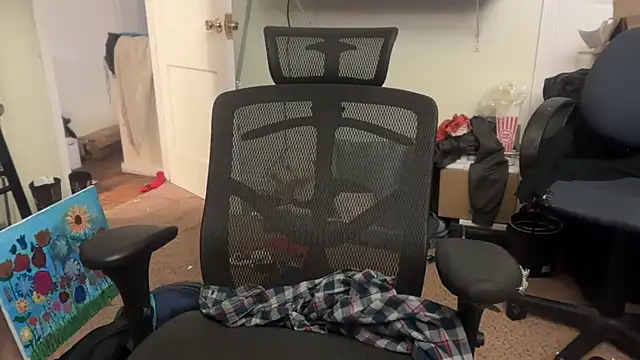 Snapshot of Fr4nk1eFFuxxx chatting on 02/13/25, 04:43 Fr4nk1eFFuxxx online show from 02/13/25, 04:43