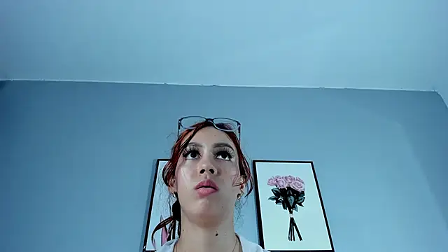 Snapshot of Estrella_Duran chatting on 04/15/26, 07:58 Estrella Duran online show from 04/15/26, 07:58