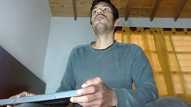 Snapshot of JohanyLatino chatting on 06/21/26, 11:07 JohanyLatino online show from 06/21/26, 11:07