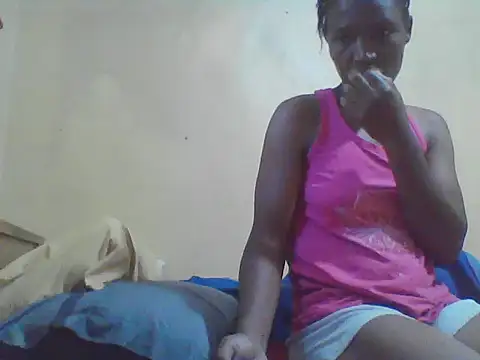 Snapshot of Smillie_prety chatting on 05/18/26, 05:02 Smillie prety online show from 05/18/26, 05:02