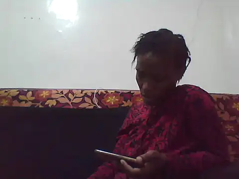Snapshot of Smillie_prety chatting on 05/21/26, 04:36 Smillie prety online show from 05/21/26, 04:36