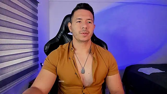 Snapshot of ransoj chatting on 11/18/25, 02:10 ransoj online show from 11/18/25, 02:10