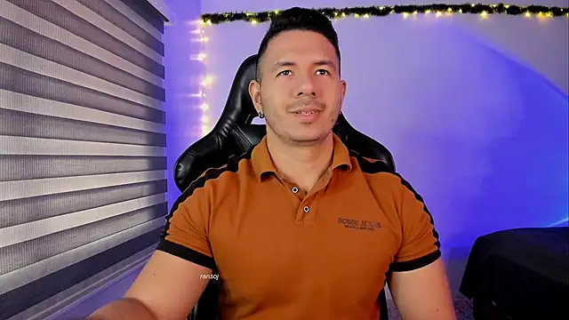 Snapshot of ransoj chatting on 12/15/25, 02:10 ransoj online show from 12/15/25, 02:10