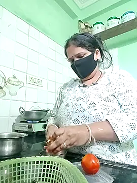 Snapshot of sematomar chatting on 11/15/25, 05:16 sematomar online show from 11/15/25, 05:16