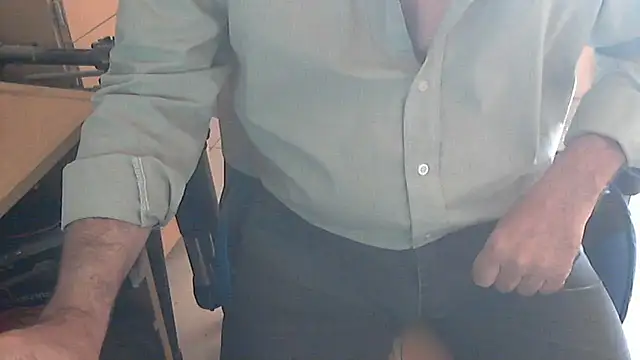 angelgarcia269 online show from 03/12/25, 06:11