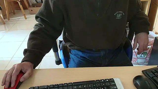 angelgarcia269 online show from 07/05/26, 02:02