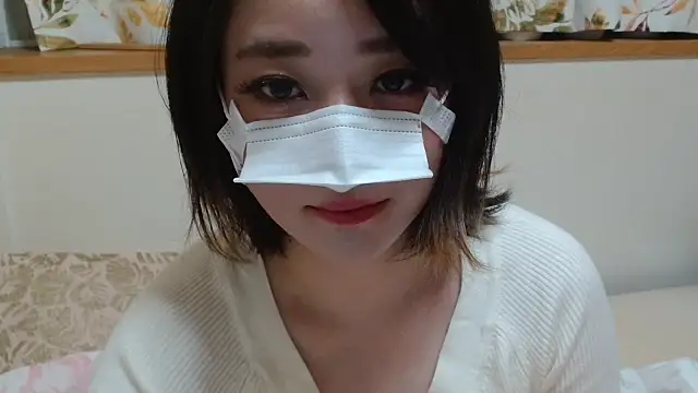 Snapshot of liliyRiSAcha-n chatting on 11/06/25, 08:26 liliyRiSAcha-n online show from 11/06/25, 08:26