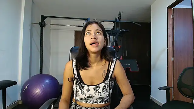 JuliKim  online show from 09/15/25, 01:00