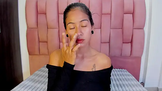 JuliKim  online show from 09/24/25, 12:41