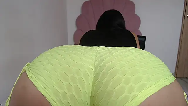 Snapshot of lady_hot2xx chatting on 01/29/25, 08:04 lady hot2xx online show from 01/29/25, 08:04