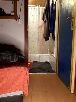 Snapshot of Cridere chatting on 03/15/25, 06:47 Cridere online show from 03/15/25, 06:47