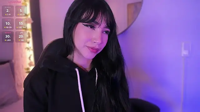 Snapshot of emma_woods_ chatting on 12/15/24, 03:31 emma woods online show from 12/15/24, 03:31