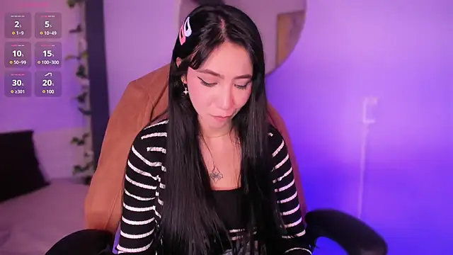 Snapshot of emma_woods_ chatting on 12/28/24, 06:29 emma woods online show from 12/28/24, 06:29