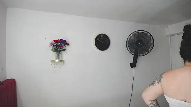 Snapshot of Madyson_ho chatting on 06/05/26, 02:51 Madyson ho online show from 06/05/26, 02:51