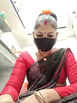 Snapshot of Riyaa-Devi chatting on 01/10/25, 05:45 Riyaa-Devi online show from 01/10/25, 05:45