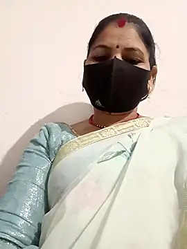 Snapshot of Riyaa-Devi chatting on 02/02/25, 05:48 Riyaa-Devi online show from 02/02/25, 05:48