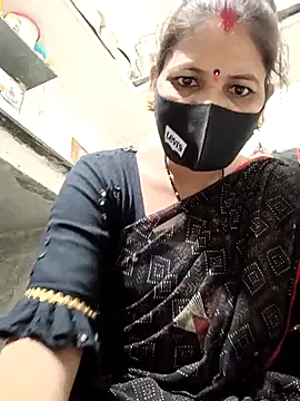 Snapshot of Riyaa-Devi chatting on 10/13/25, 05:46 Riyaa-Devi online show from 10/13/25, 05:46