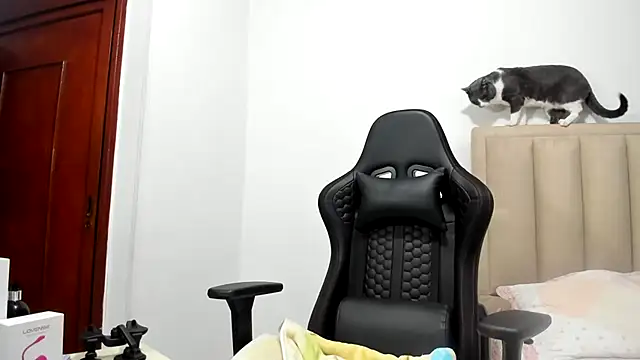 Snapshot of Chloemiller89 chatting on 11/13/25, 12:42 Chloemiller89 online show from 11/13/25, 12:42