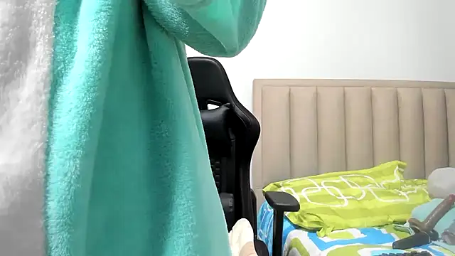 Snapshot of Chloemiller89 chatting on 11/26/25, 11:17 Chloemiller89 online show from 11/26/25, 11:17