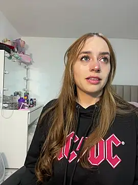 Natalia Suarez online show from 04/22/26, 12:57