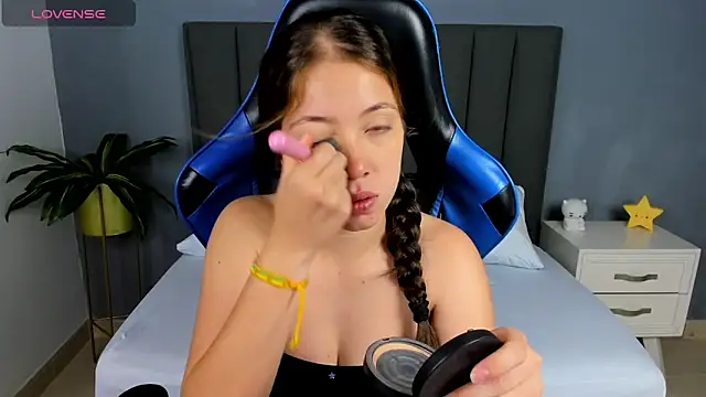 nataly rodri online show from 01/17/25, 12:10