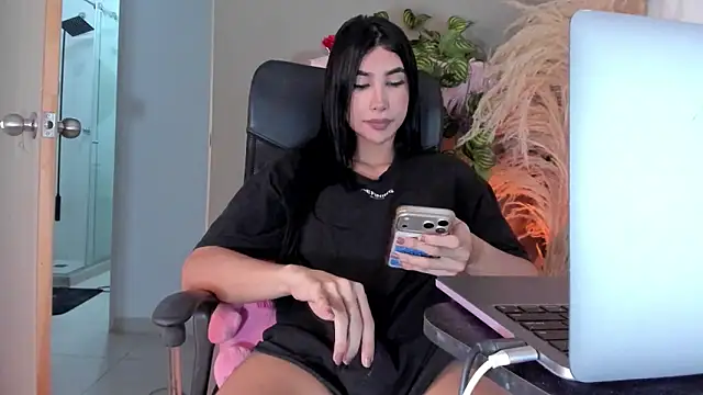 GarciaMilu online show from 04/16/26, 02:34